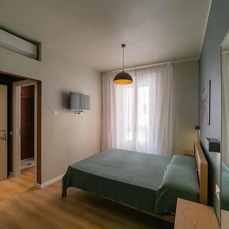 A Due Passi Dal Mare Bed & Breakfast *